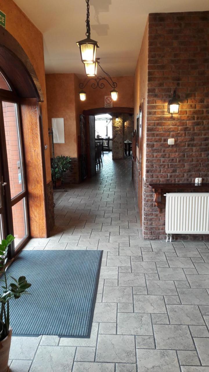 Hotel Zajazd Bachus Dąbrowa Górnicza Exterior foto